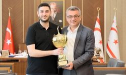 Cumhurbaşkanı Erhürman, Belgrad’da şampiyon olan milli bilardocu Alnar’ı kabul etti