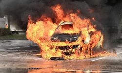 Ziyamet-Boltaşlı Kavşağı’nda seyir halindeki araçta yangın çıktı