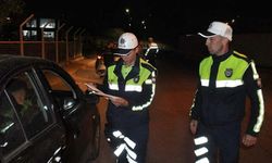 Ülke genelindeki trafik denetimlerinde 22 araç trafikten men edildi, 3 sürücü tutuklandı
