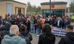 TDP'den Meclis önündeki "ifade özgürlüğü" eylemine destek: Gazeteciyi korumayan hükümet, şimdi de yargılamak istiyor