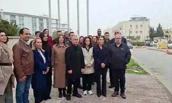 Hekim örgütlerinden uzmanlık eğitimi tepkisi: Binaya siyah bayrak asıldı