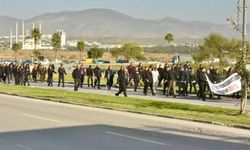 Kamuda yetkili 5 sendika bu kez de Terminal'den Turizm Bakanlığı'na yürüyecek