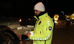 Girne'de asayiş ve trafik denetimi: 302 sürücüye yasal işlem, 7 tutuklama
