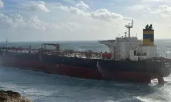 Fırtına Azdırdı, Dev Tanker Karaya Oturdu