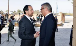 Hristodulidis’ten Kıbrıslı Türklere iki konuda açılım