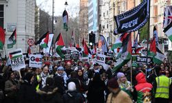 İngiltere'de on binler Filistin'e destek verdi