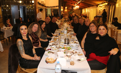 Meril Restoran’da Cuma Geceleri Nostalji ve Eğlence Rüzgarı!