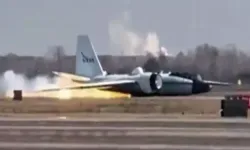 NASA araştırma uçağı alev alarak gövde üzerine iniş yaptı