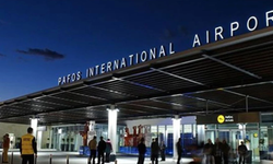 Baf Havalimanı’nda 65 karton kaçak sigara ele geçirildi