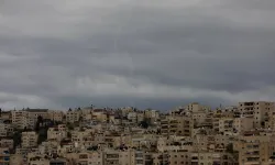 İran, İsrail’e 12’nci dalga füze misillemesine başladı