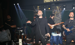 Sesiyle Büyüledi, Sahnesiyle Coşturdu: Yahya Erenköy Misty Bar’da
