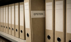 İngiltere'de "Epstein" krizi Başbakanlık Genel Sekreteri McSweeney'in istifasını getirdi