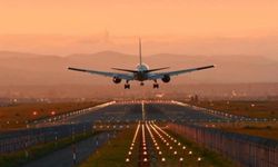 Savaş nedeniyle üç yıl aradan sonra ilk yolcu uçağı Hartum havaalanına indi