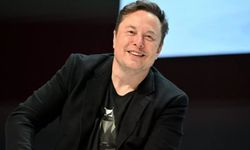 Elon Musk tarihte 850 milyar dolar servete ulaşan ilk insan oldu