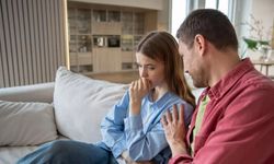 Bu tepkilere dikkat! Aldatmayı ele veren 8 işaret