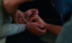 İzinsiz ikamet eden 2 kişi tutuklandı