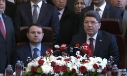 Adalet Bakanlığı devir teslim töreninde koltuk krizi! Törenin ve konuşmaların önüne geçti