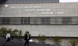 Güney Kıbrıs’ta Yüksek Mahkemeden polisin banka kasalarını kontrol edebilmesiyle ilgili emsal karar