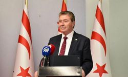 Ünal Üstel: Kıbrıs Türkü yalnız değil, yanında Türkiye Cumhuriyeti vardır