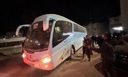 İsrail, Gazze'ye dönüşü engellemek için "para teklifi ve tehditlere" başvuruyor