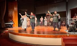 "Kafkas Tebeşir Dairesi" her Cuma AKM'de... Fikri Ataoğlu: Yeni tiyatro binası 5 ay içerisinde