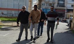 Üzerinde ve evinde 145 gram uyuşturucu ve tonla para bulunan zanlı 3 gün tutuklu