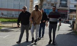 Üzerinde ve evinde uyuşturucuyla yüklü miktarda para bulunan zanlı 8 gün daha tutuklu kalacak