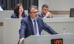 Akansoy’dan Erturğruloğlu’na “Özgürgün” hatırlatması