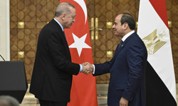 Kahire'de ortak açıklama: Sisi, "Kardeşim Erdoğan, Mısır'ın en aziz misafiri" dedi; Erdoğan konuşmaya besmeleyle başladı
