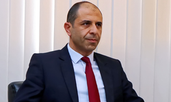 Özersay: “Yargı üzerinden siyaset yapılması talihsizlik”