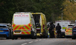 İngiltere'de cami çıkışında bıçaklı saldırı: 1 kişi hayatını kaybetti