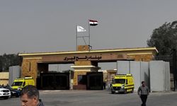 Soykırımcı İsrail, İran misillemesini gerekçe göstererek Gazze’ye açılan tüm kapıları kapattı