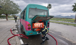 Lefkoşa-Girne Anayolu’nda Minibüste Yangın Çıktı