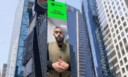 Times Meydanı'nda bir Türk yıldızı: Celal Karatüre dünya listelerini sallıyor