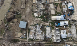 Suriye'nin İdlib ilinde şiddetli yağışlar 15 kampı vurdu, 300 çadır kullanılamaz hale geldi