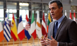 Sanchez, "daha özerk ve özgür" olmak için AB'den ABD'ye boyun eğmemesini istedi