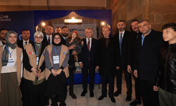 Bakan Osman Aşkın Bak, Ramazan Sokağı’nda Gençlerle Bir Araya Geldi