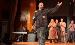 Kıbrıs Türk Devlet Tiyatroları "Kafkas Tebeşir Dairesi" oyununu sahneledi