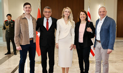 Cumhurbaşkanı Tufan Erhürman ve eşi Nilden Bektaş Erhürman halkla bayramlaştı