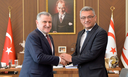 Cumhurbaşkanı Erhürman, TC Gençlik ve Spor Bakanı Osman Aşkın Bak’ı kabul etti