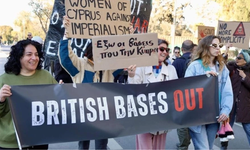 Güney Kıbrıs'ta İngiliz üslerine karşı yürüyüş