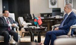 Dışişleri Bakanı Hakan Fidan, Bangladeşli mevkidaşı Rahman ile görüştü