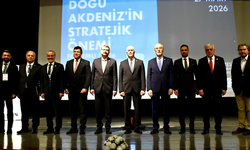 “Doğu Akdeniz’in Stratejik Önemi” konulu forum DAÜ’de yapıldı