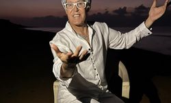 Kıbrıs’lı Sanatçı Mehmet Karadal  ‘’Gök Yüzüne Dalarsın’’ isimli video klibini yayınladı