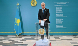 Kazakistan Halkı Yeni Anayasayı Kabul Etti