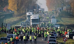 Fransa’da şoförlerden akaryakıt protestosu