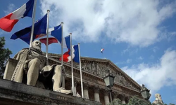 Fransa: Hürmüz’de Deniz Trafiği Normalleşmeli