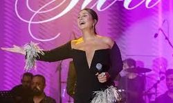 Sibel Can’dan bayram sahnesinde anlamlı mesaj: her günümüz bayram neşesi ile dolsun