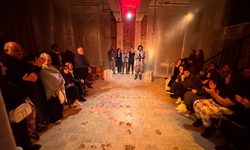 Kıbrıs Türk Devlet Tiyatroları’nın “Maskeliler” oyunu prömiyer yaptı