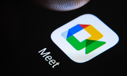 Google Meet Uygulamasına Gerçek Zamanlı Sesli Çeviri Geldi